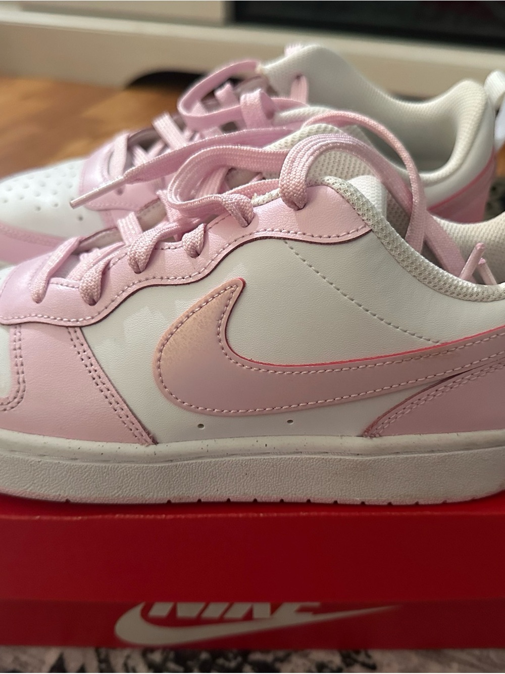 Nike Kids White and Pink Low-Top Sneakers